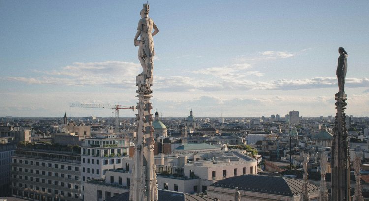 Die 20 wichtigsten Sehenswürdigkeiten von Mailand - Bild Mailänder Dom - reisekompass - federico lancellotti unsplash