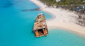 Schiffswrack vor Grand Turk, Turks & Caicos (F: Bigstock / wollwerth)